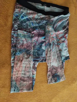 Pantalón tattoo Desigual