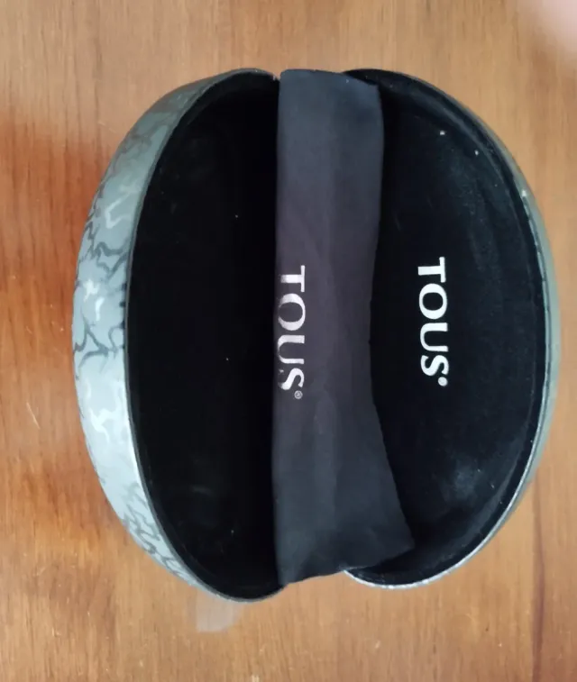 Funda Rígida Gafas Mujer Tous Negra y Gris