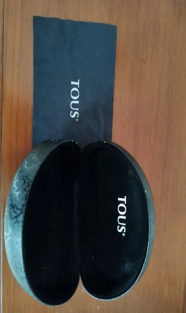 Funda Rígida Gafas Mujer Tous Negra y Gris