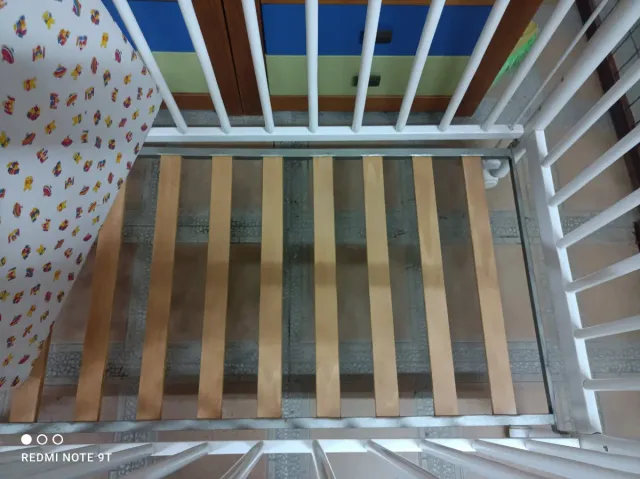 Cuna bebé blanca con colchón