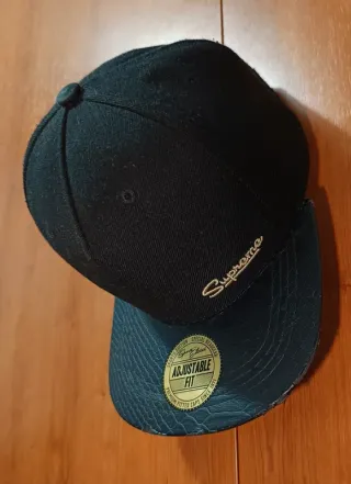 Gorra Supreme original broche snapback.