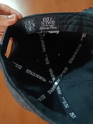 Gorra Supreme original broche snapback.