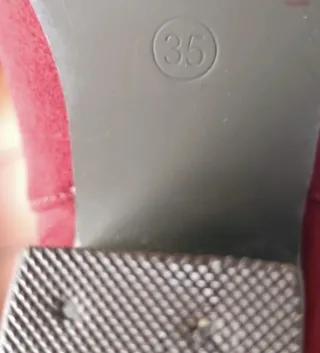 Botines rojos de ante