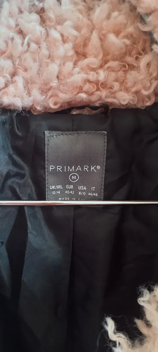 Chaqueta rosa lana rizada