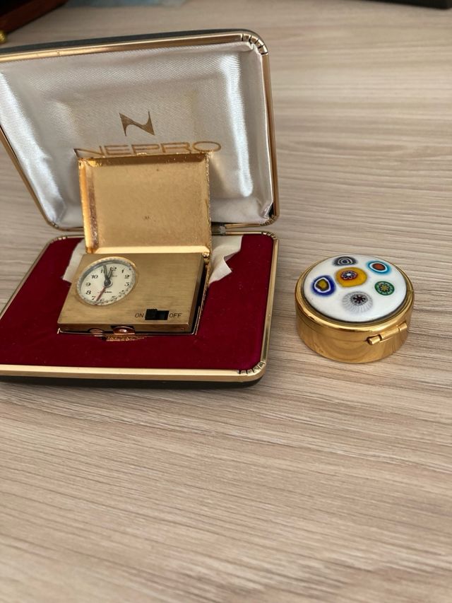 Despertador NEPRO electrónico y pastillero