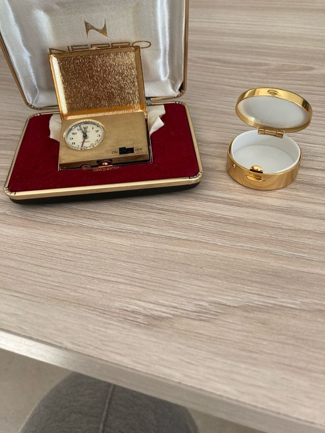 Despertador NEPRO electrónico y pastillero