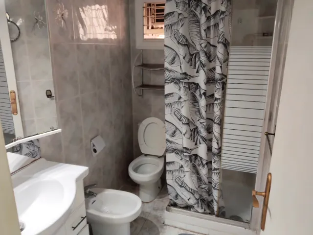 Segundo piso muy luminoso 4 habitaciones