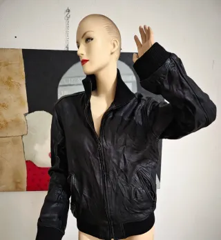 Chaqueta de piel negra hombre