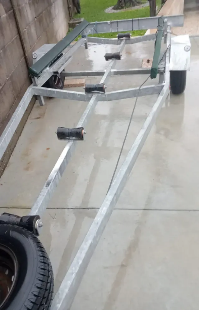 Remolque náutico para barco