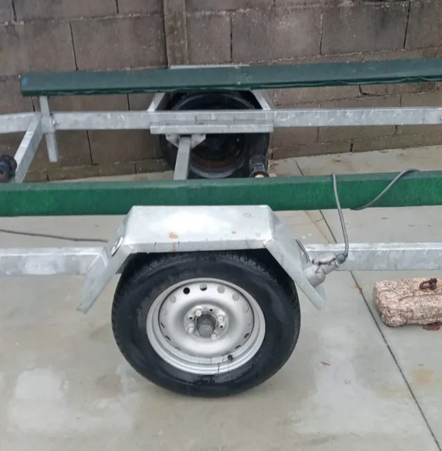 Remolque náutico para barco