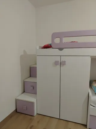 Cameretta a ponte bianca e lilla – 3 letti