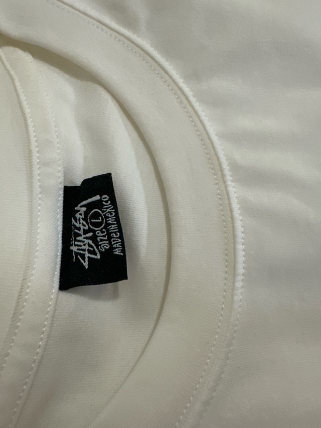 Camiseta Stussy Blanca Estampado Exclusivo