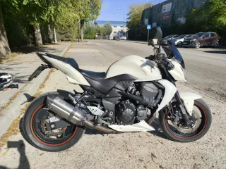 Kawasaki Z750 2012 Blanca