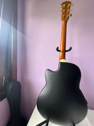 Guitarra Electroacústica Negra