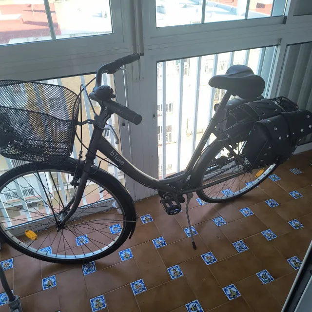 Bicicleta Urbana Btwin con Cesta y Portabultos