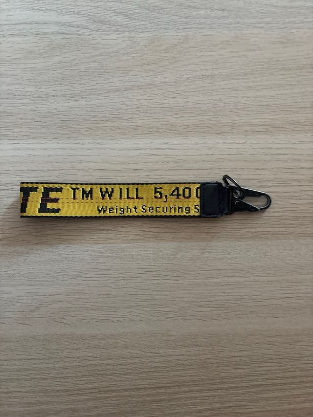 Llavero Off-White Amarillo