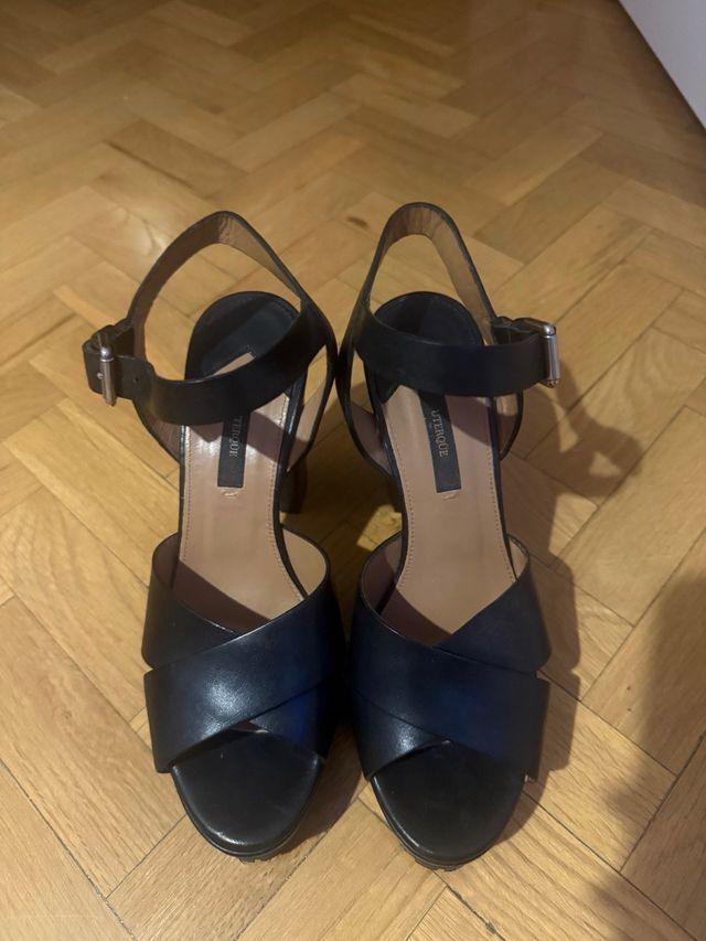 Sandalias UTERQÜE tacón plataforma negras