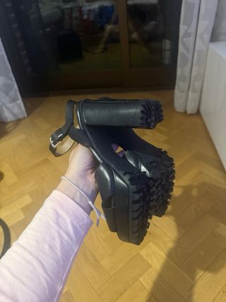 Sandalias UTERQÜE tacón plataforma negras