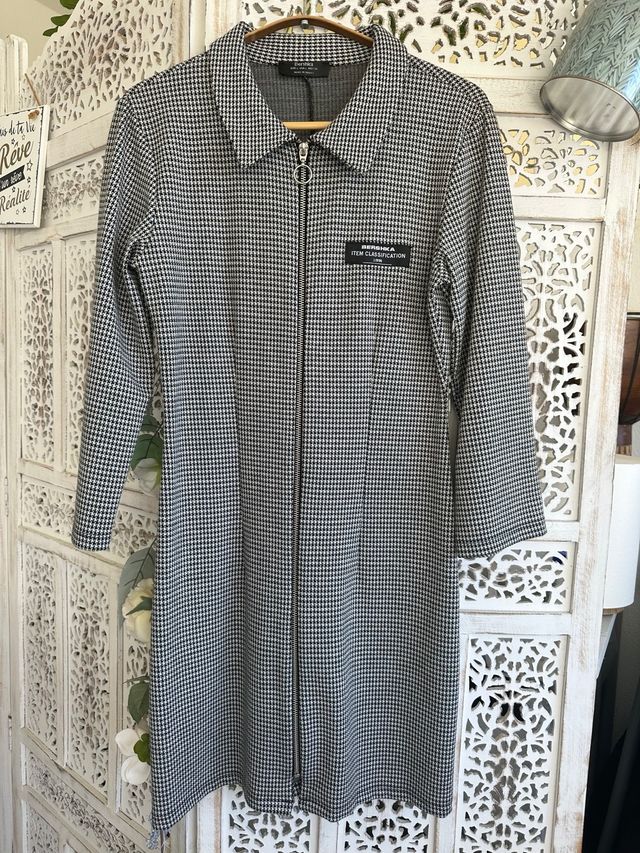 Vestido Bershka cuadros blanco y negro.