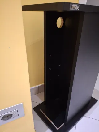 Piedistallo per acquario