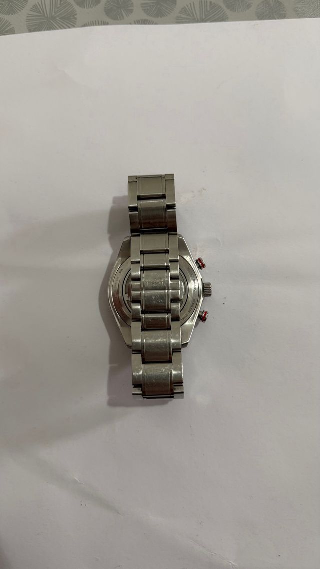 Reloj Tissot Cronógrafo Negro y Plateado