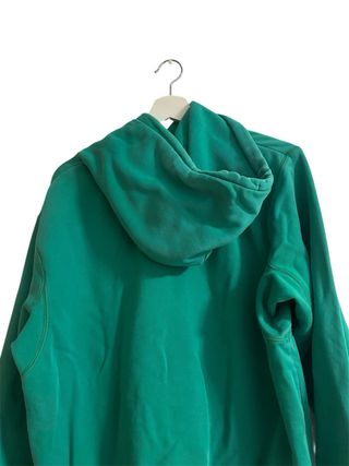 Sudadera Nike con capucha y logo