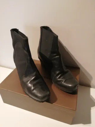 Botines negros de piel marca Audley