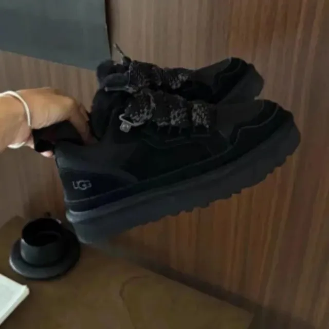 UGG Lowmel Mujer Talla 38 Negro