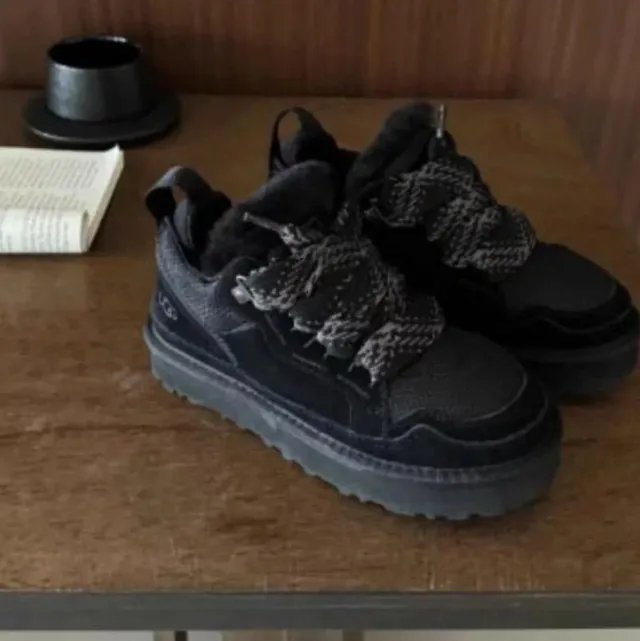 UGG Lowmel Mujer Talla 38 Negro