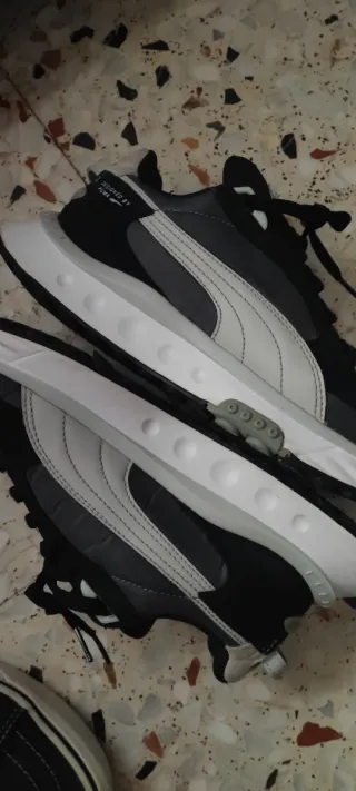 Zapatillas Puma Negras y Grises