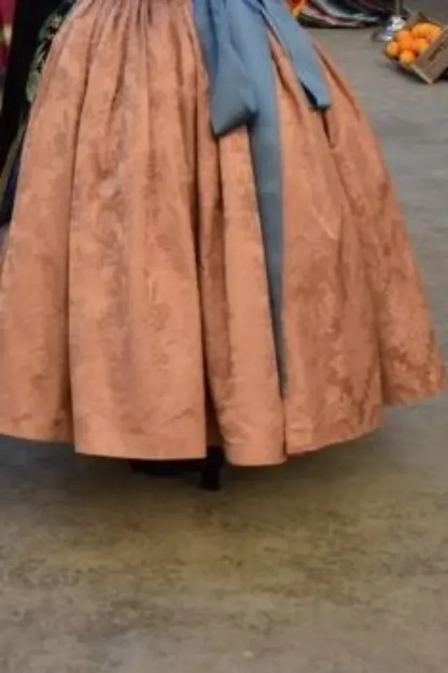 Falda damasco dibujo San Felipe talla única