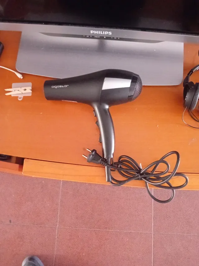 Secador de pelo Aigostar negro