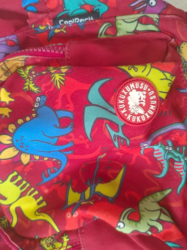 Mochila y estuche infantil dinosaurios Kukuxumusu