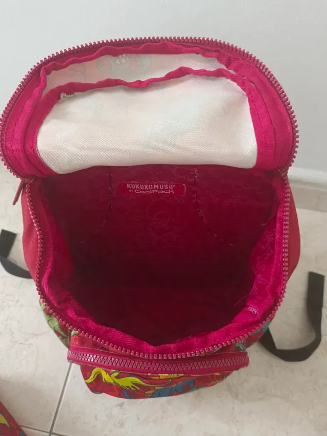 Mochila y estuche infantil dinosaurios Kukuxumusu