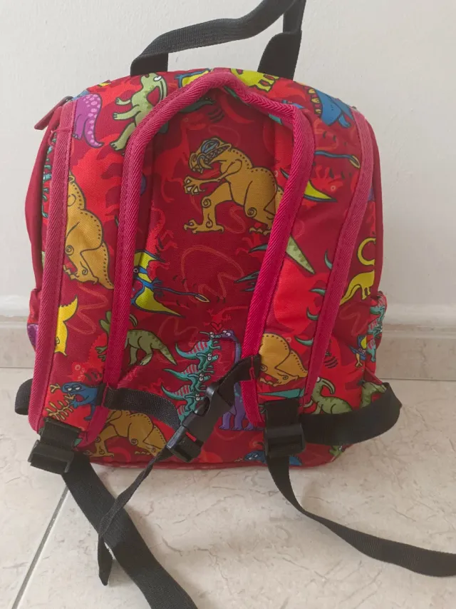 Mochila y estuche infantil dinosaurios Kukuxumusu