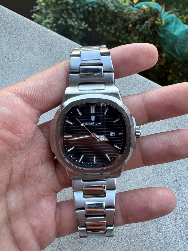 Reloj Poedagar Negro y Plateado Nuevo