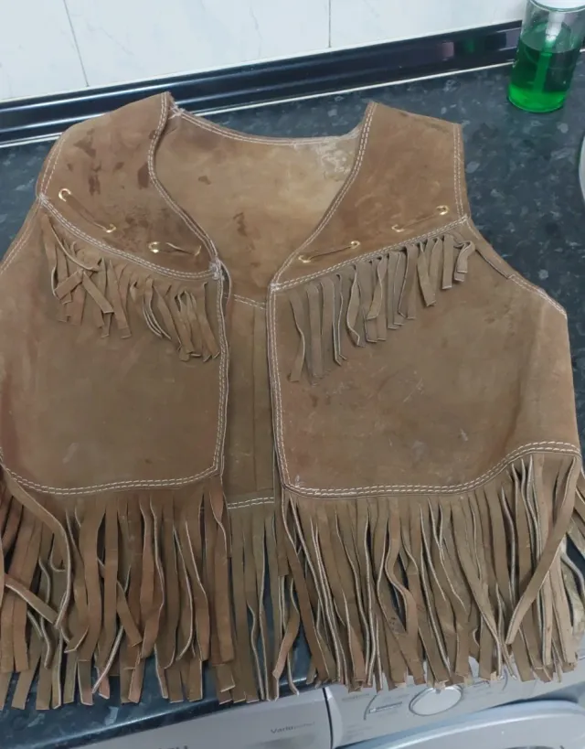 Chaleco de ante con flecos