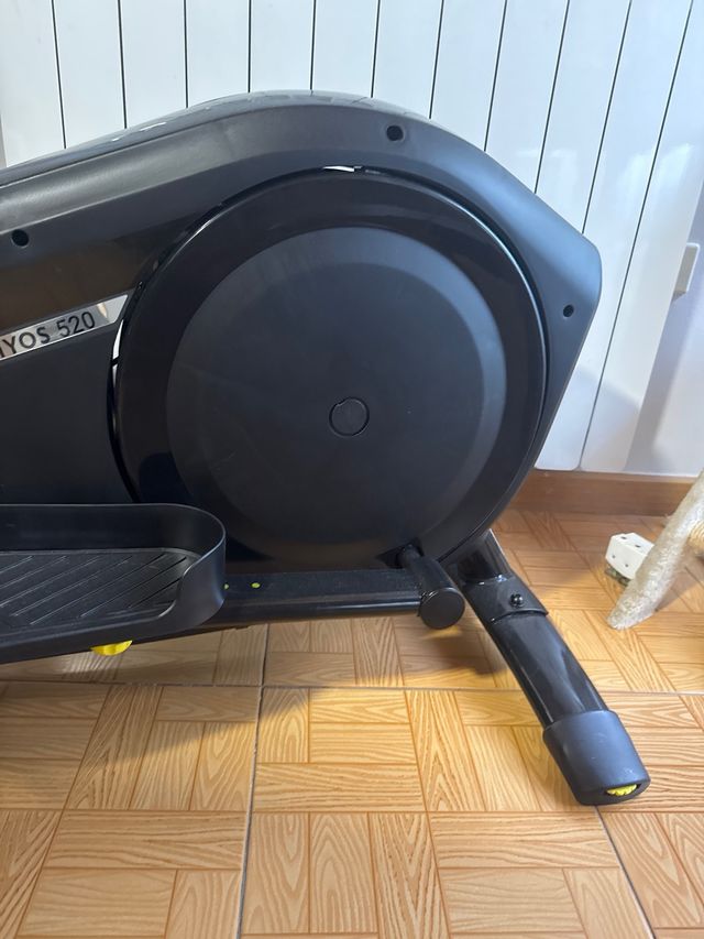 Elíptica negra con detalles amarillos Donyos520