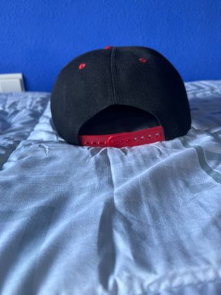 Gorro Supreme y Gorra New York Yankees