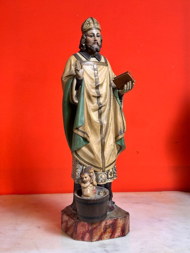 Antica scultura di San Nicola di Olot