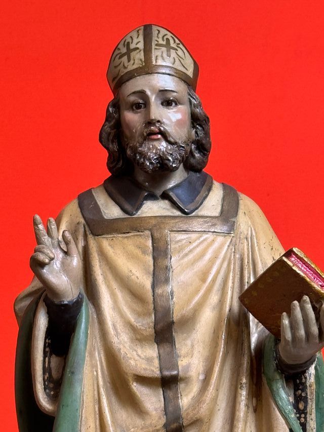 Antica scultura di San Nicola di Olot