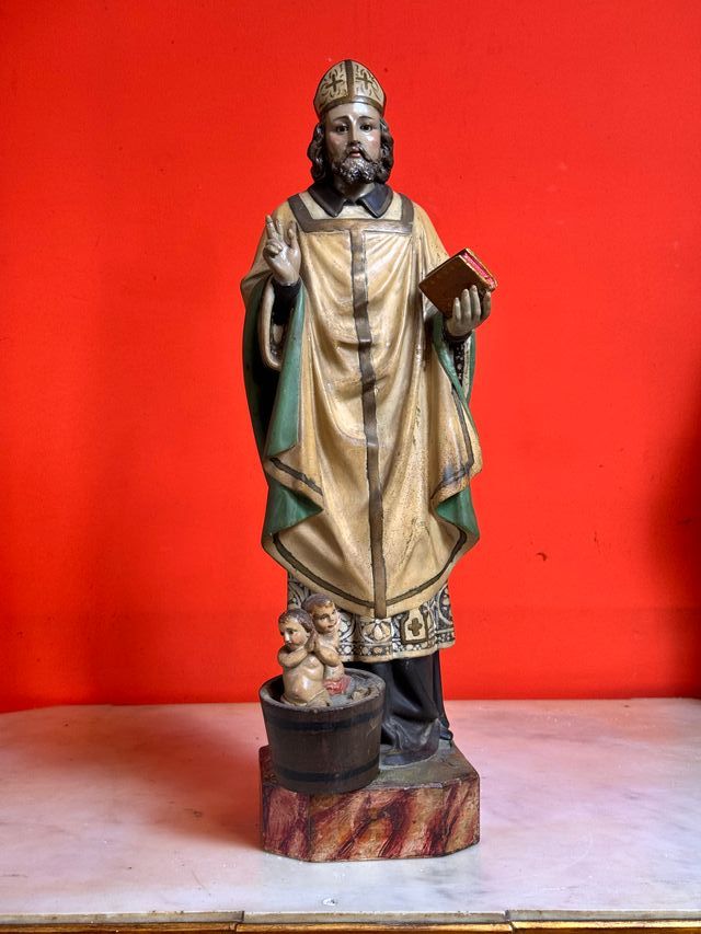 Antica scultura di San Nicola di Olot