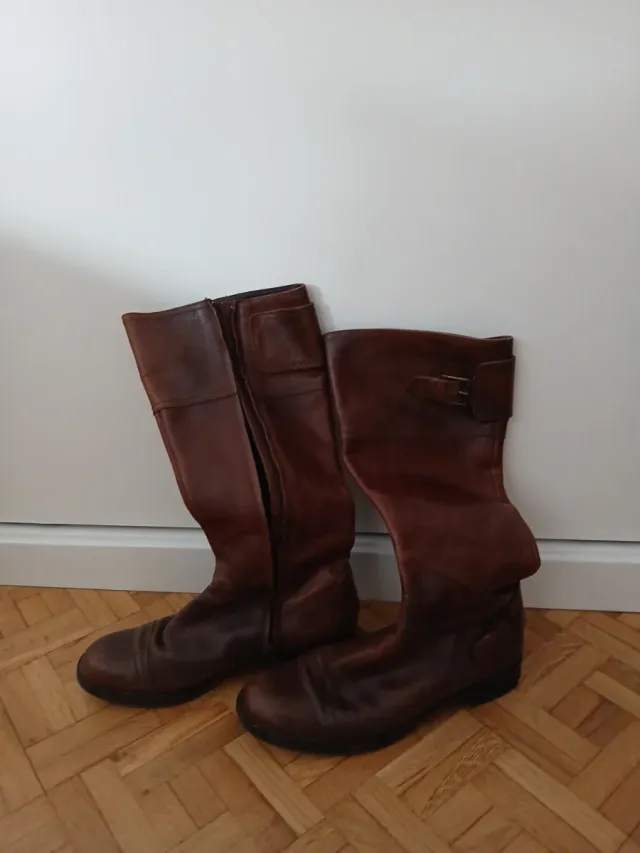 Botas de piel marrones talla 36.