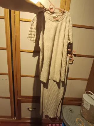 Conjunto premamá camiseta y falda larga