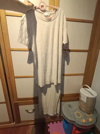 Conjunto premamá camiseta y falda larga