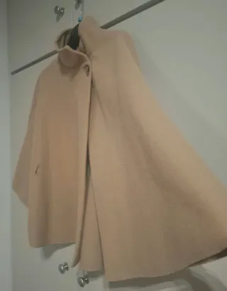 Mantella beige con passanti cintura