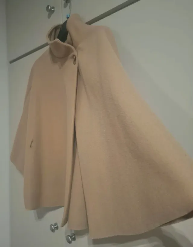 Mantella beige con passanti cintura