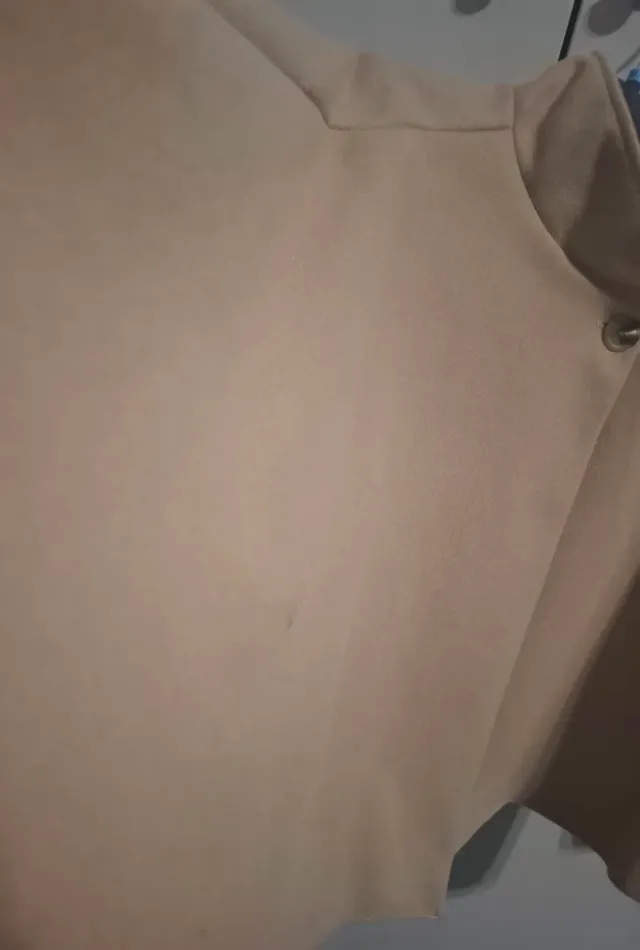 Mantella beige con passanti cintura