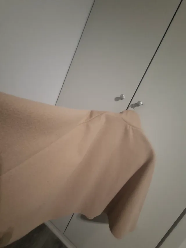 Mantella beige con passanti cintura