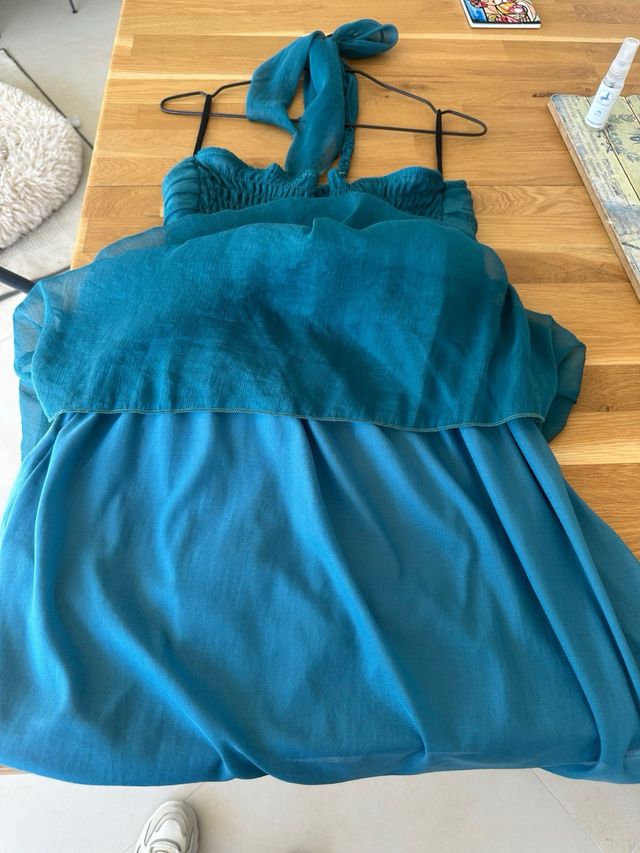 Vestido fiesta turquesa con volantes